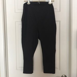 Old Navy Active maternity capri workout legging